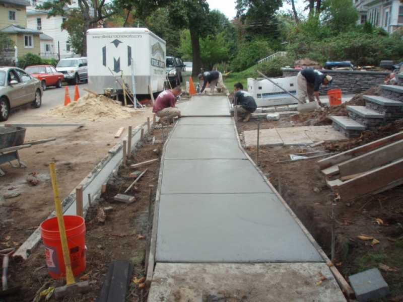 Concrete Sidewalk Contractors and Installation