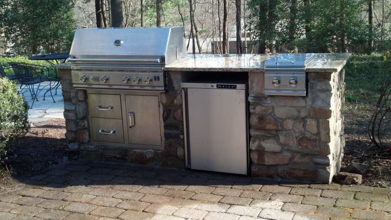 Custom Built Outdoor Kitchen with Mini Fridge