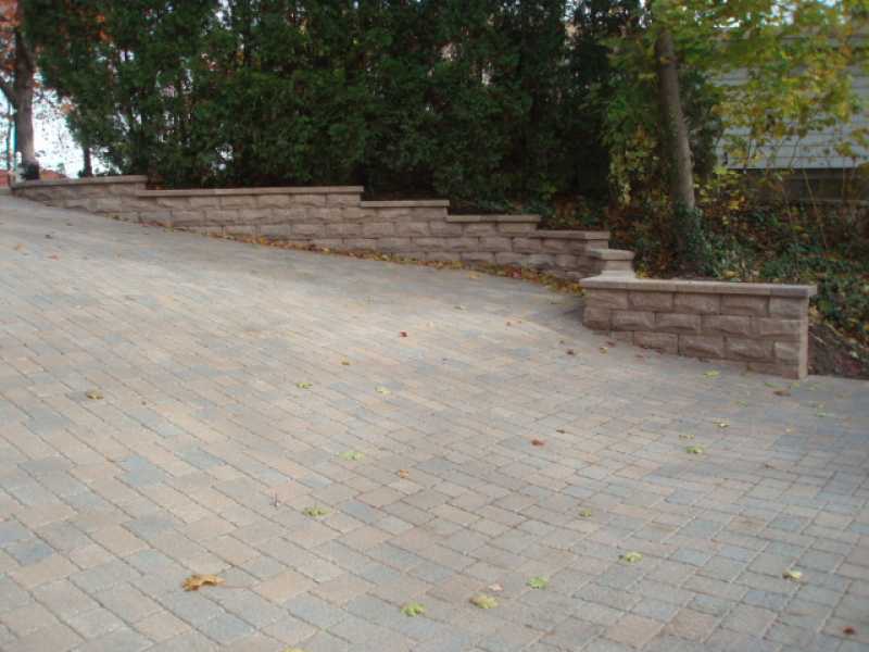 Custom Driveway with Retainer Wall in NJ