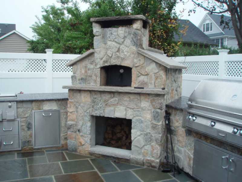 Custom Outdoor Pizza Oven and Kitchen