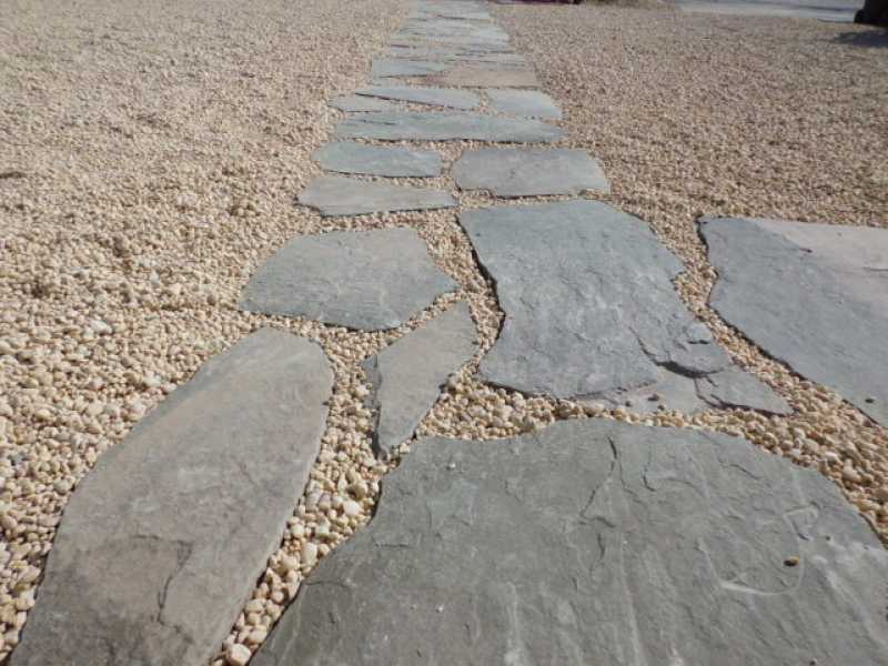 Custom Stone Walkway Landscape Desgin