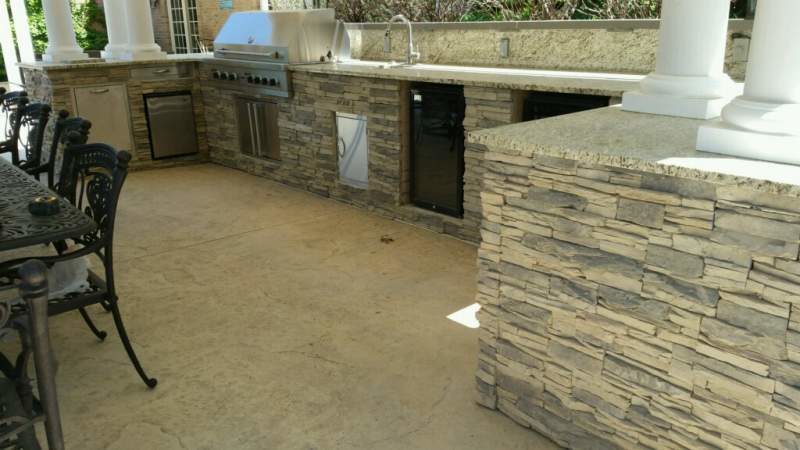 Outdoor Kitchen and Dining Area New Jersey