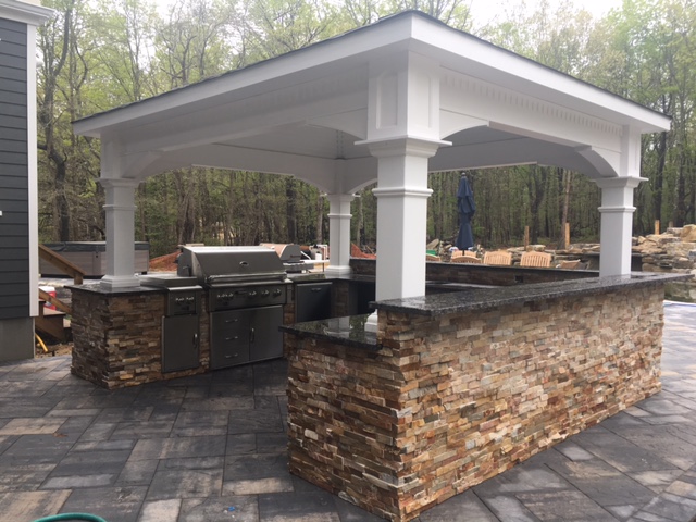 Outdoor Kitchen with Roof